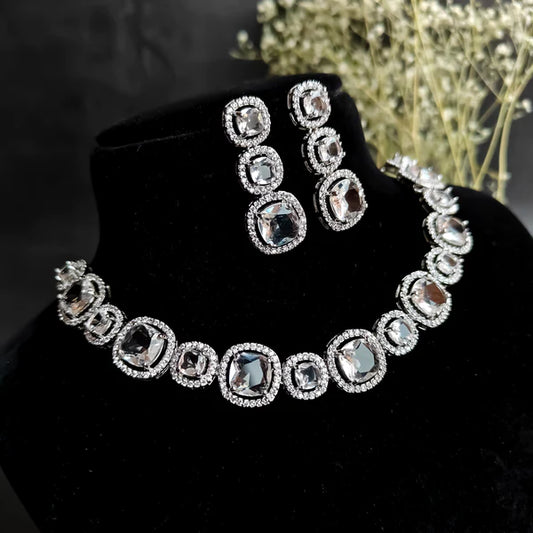 5 Trendy Jewelleries to Gift her this Valentine's Day