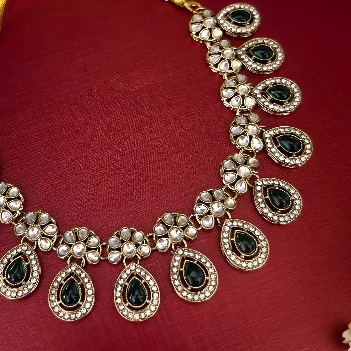 Emerald Green Snigdha Kundan Choker Necklace Set