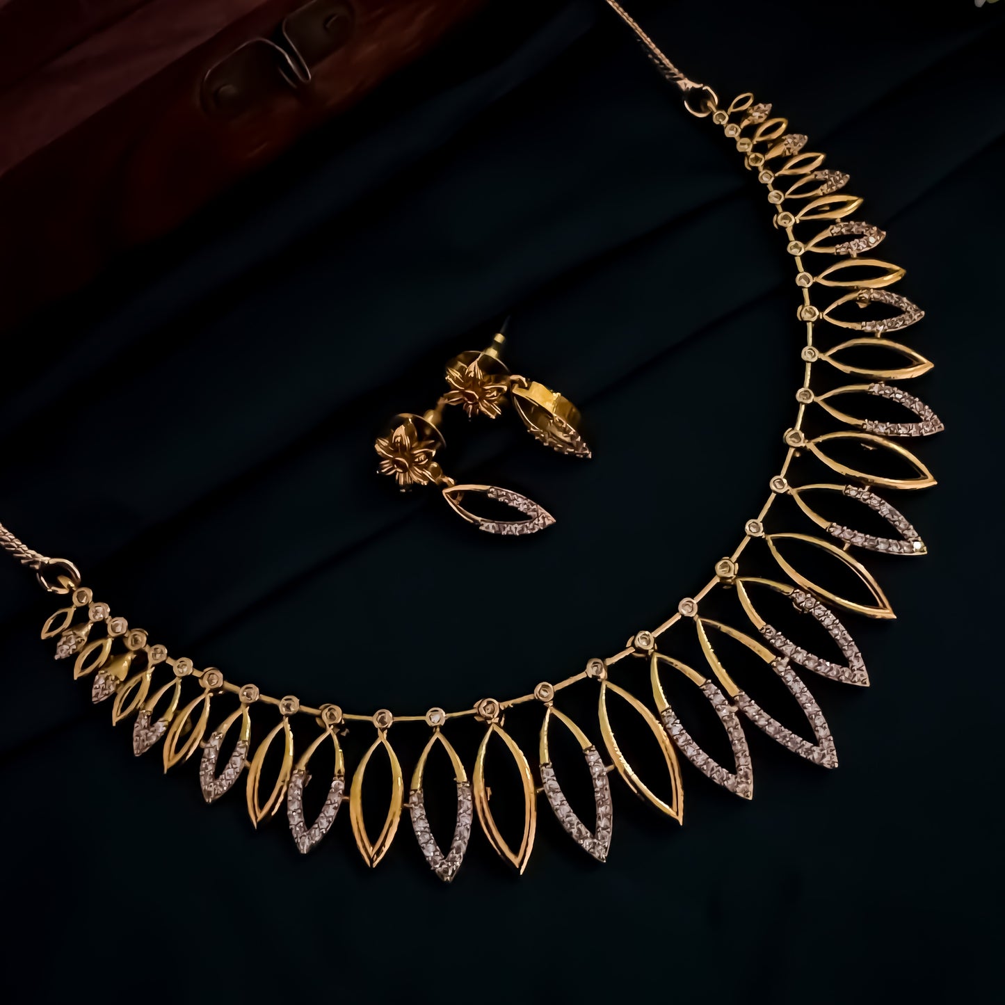 Dhrupa Minimal AD Necklace Set