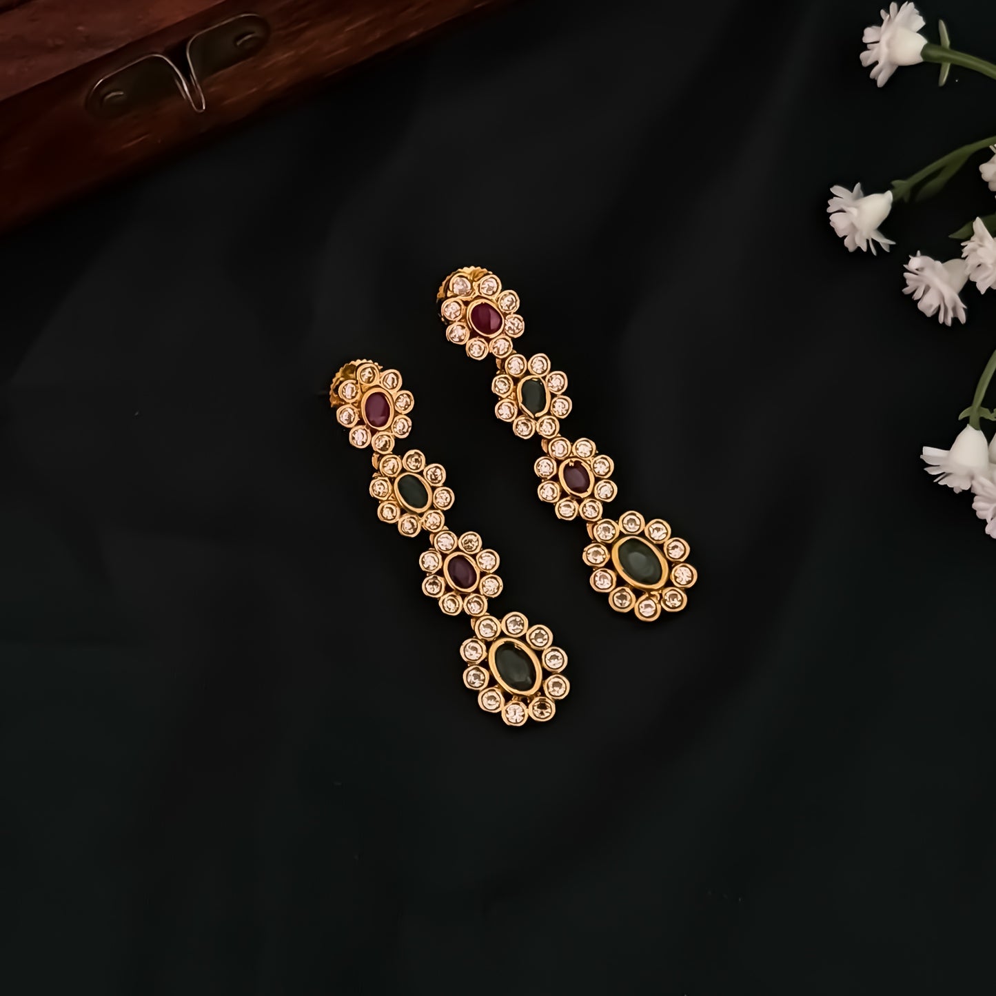 Varnika Cluster AD Necklace Set