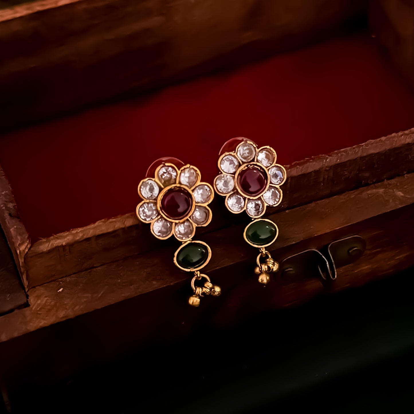 Jayasi Pearl Necklace Set- Green & Pink