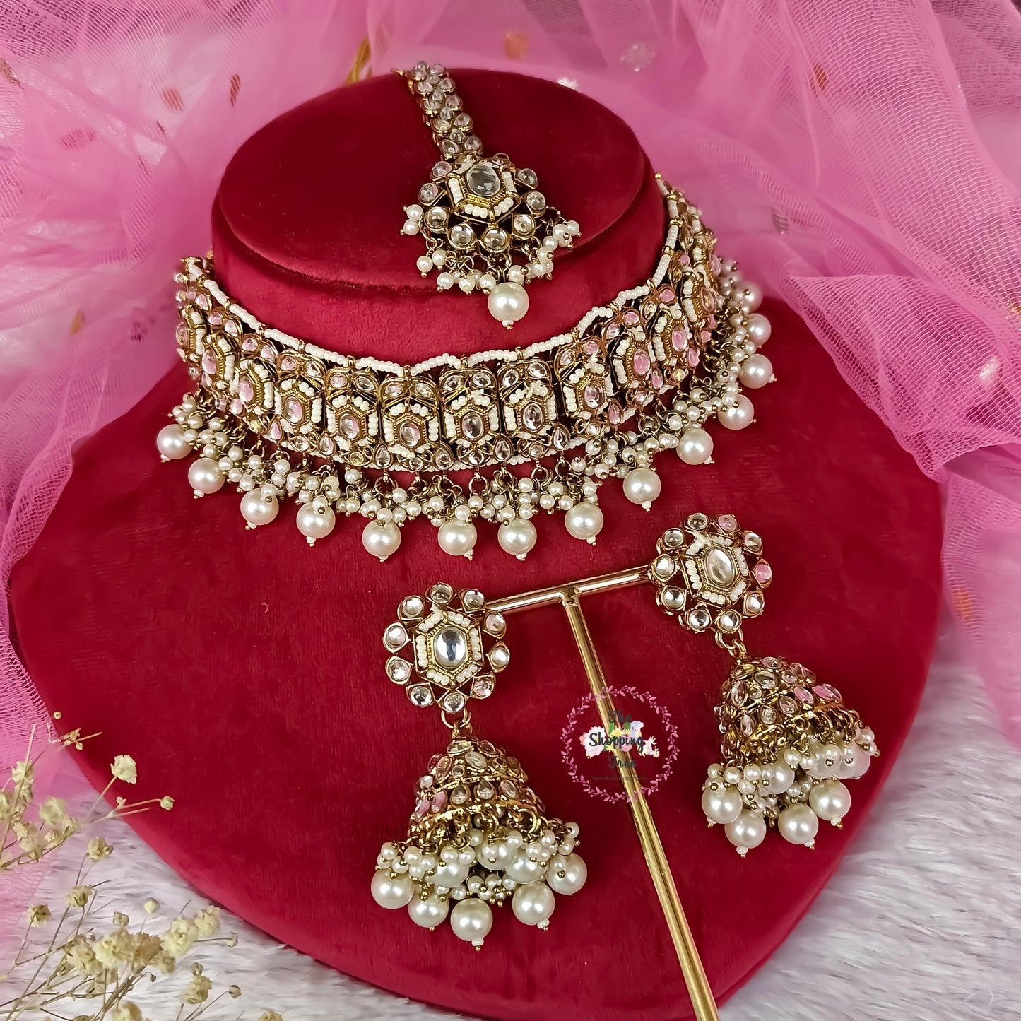 Debina Kundan Necklace Set - Golden