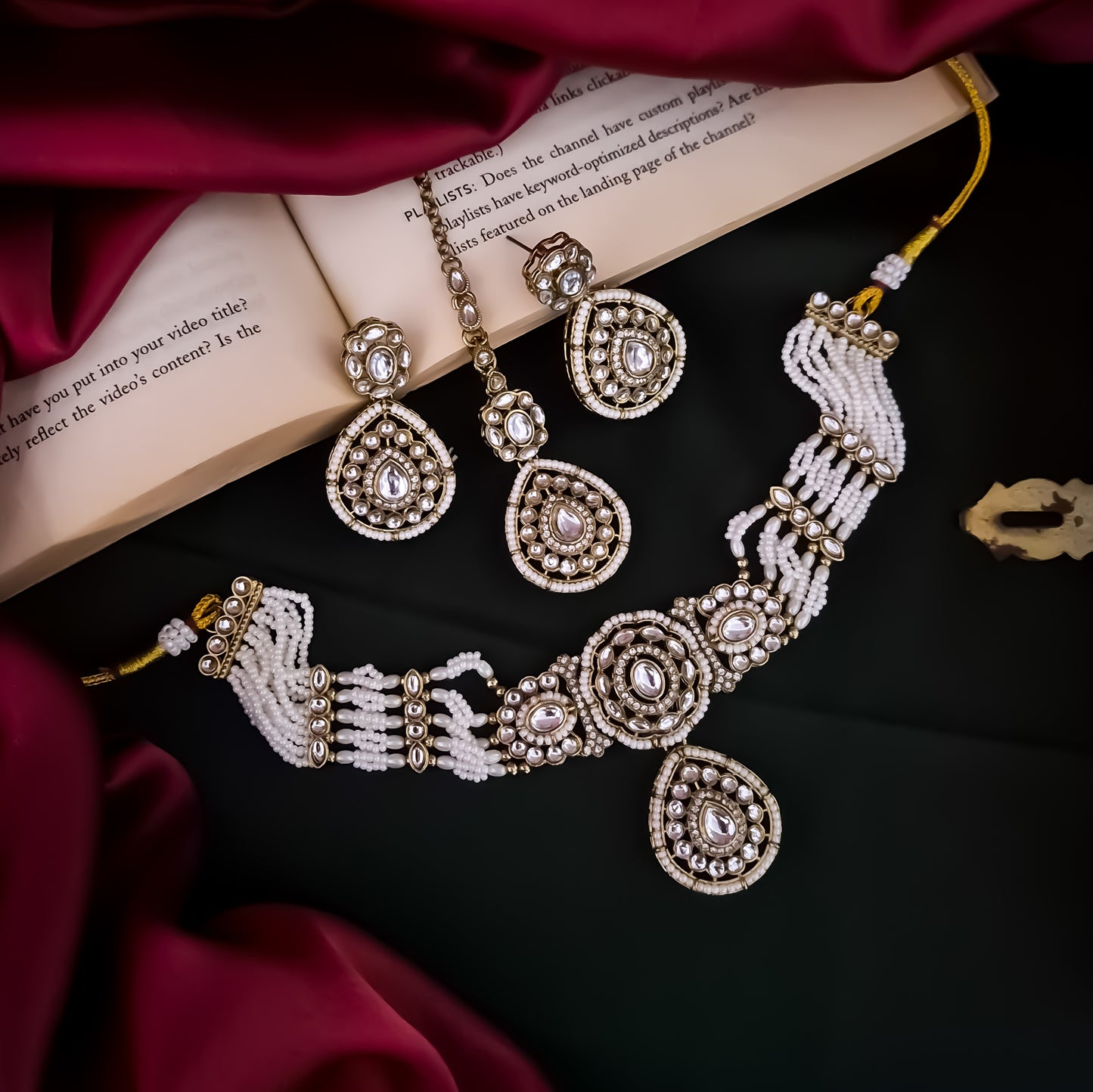 Sanjana Royal Dabi Kundan Choker Necklace Set - Golden