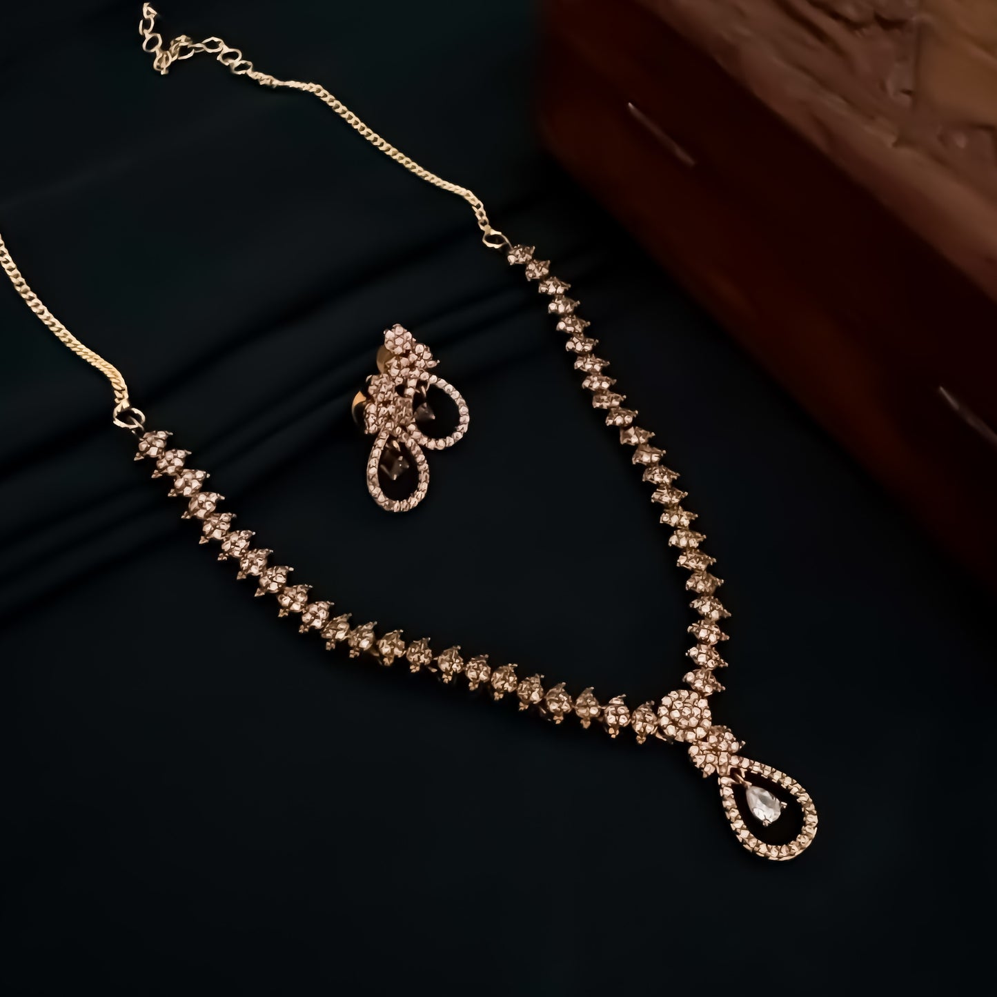 Subhashini Minimal AD Necklace Set