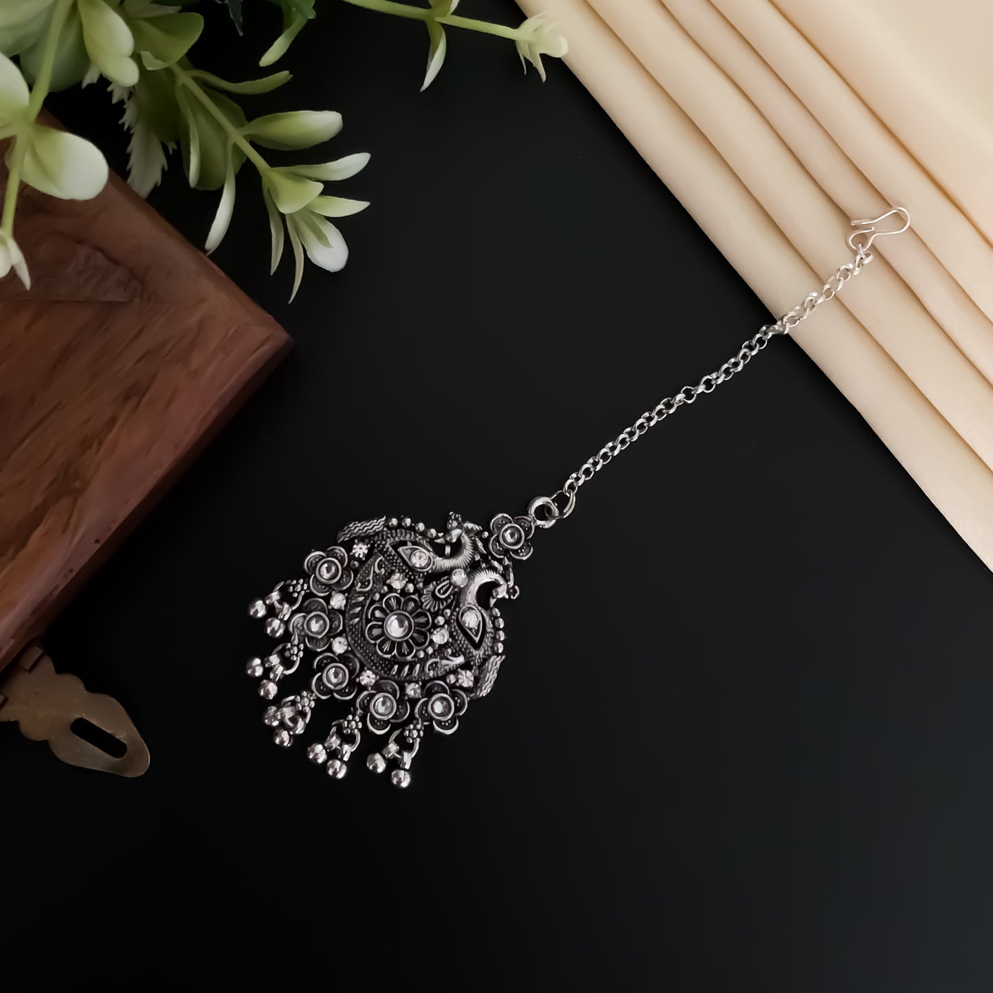 Meenal Silver Maang Teeka