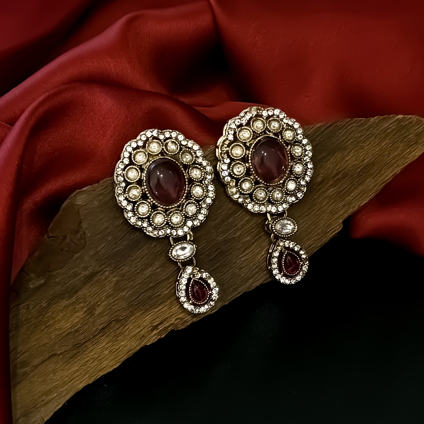 Rumani Premium Victorian Style Choker Necklace Set- Wine