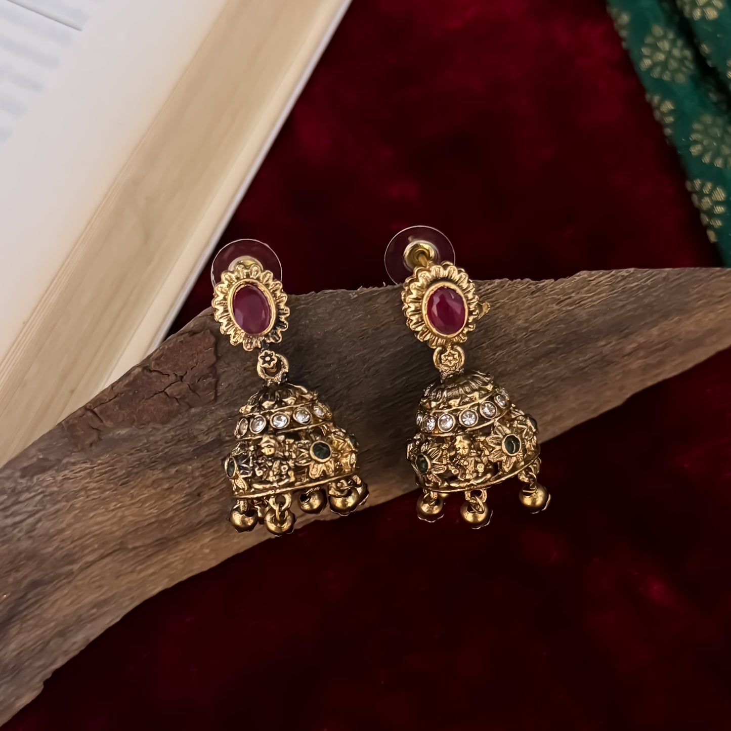 Vaidehi Navratan Temple Necklace Set - Multi