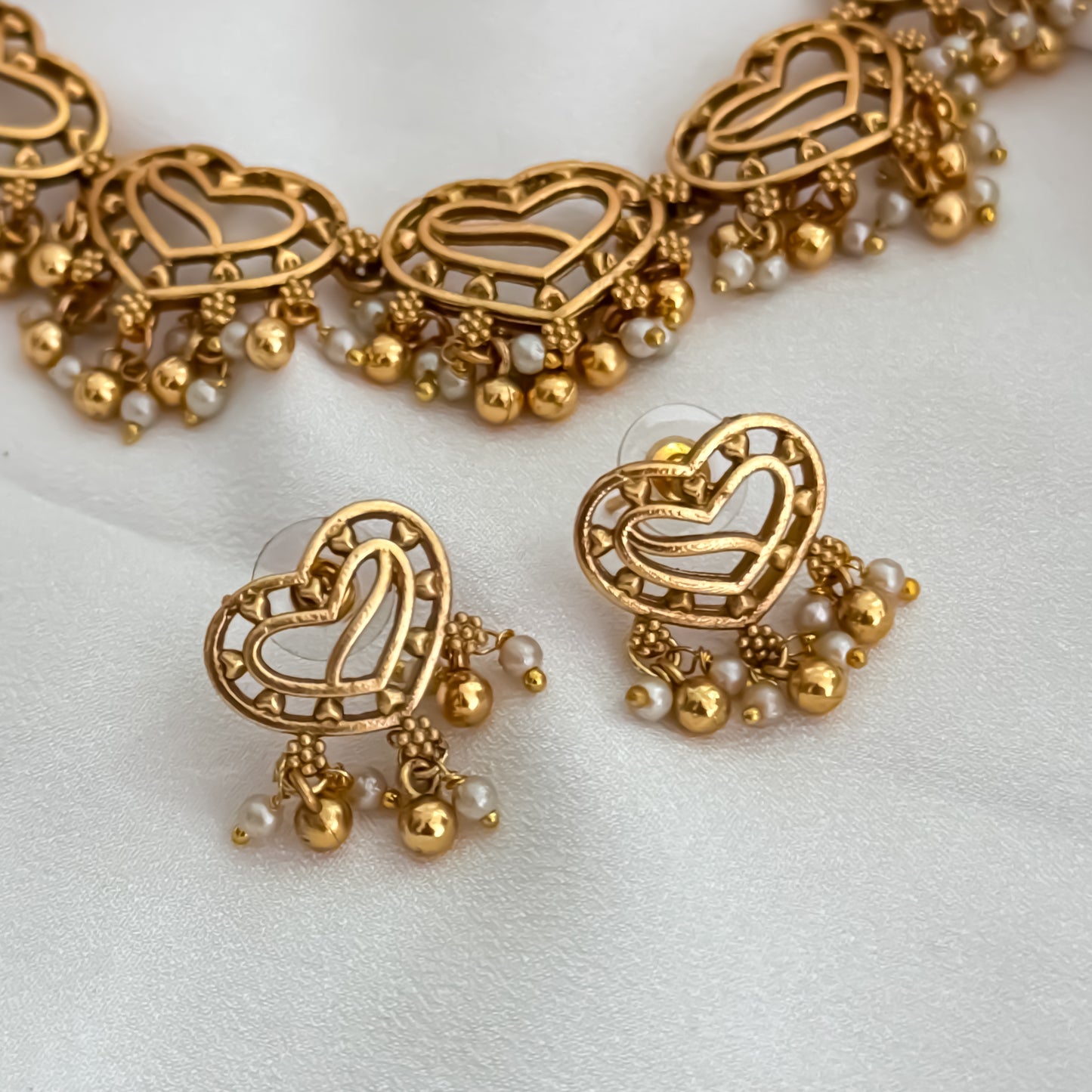 Heart High Gold & Pearl Necklce Set with Earrings