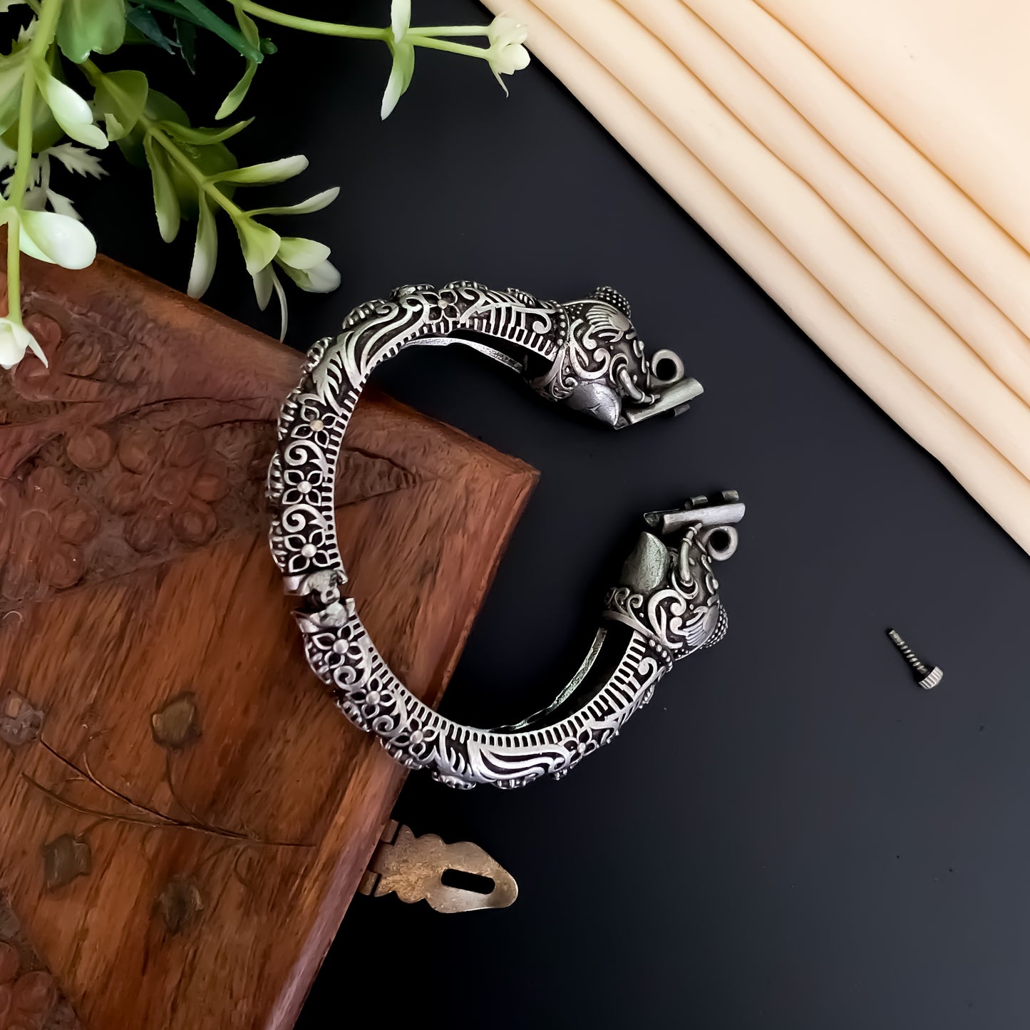 Ekadanta SLA Openable Bracelet/Kada