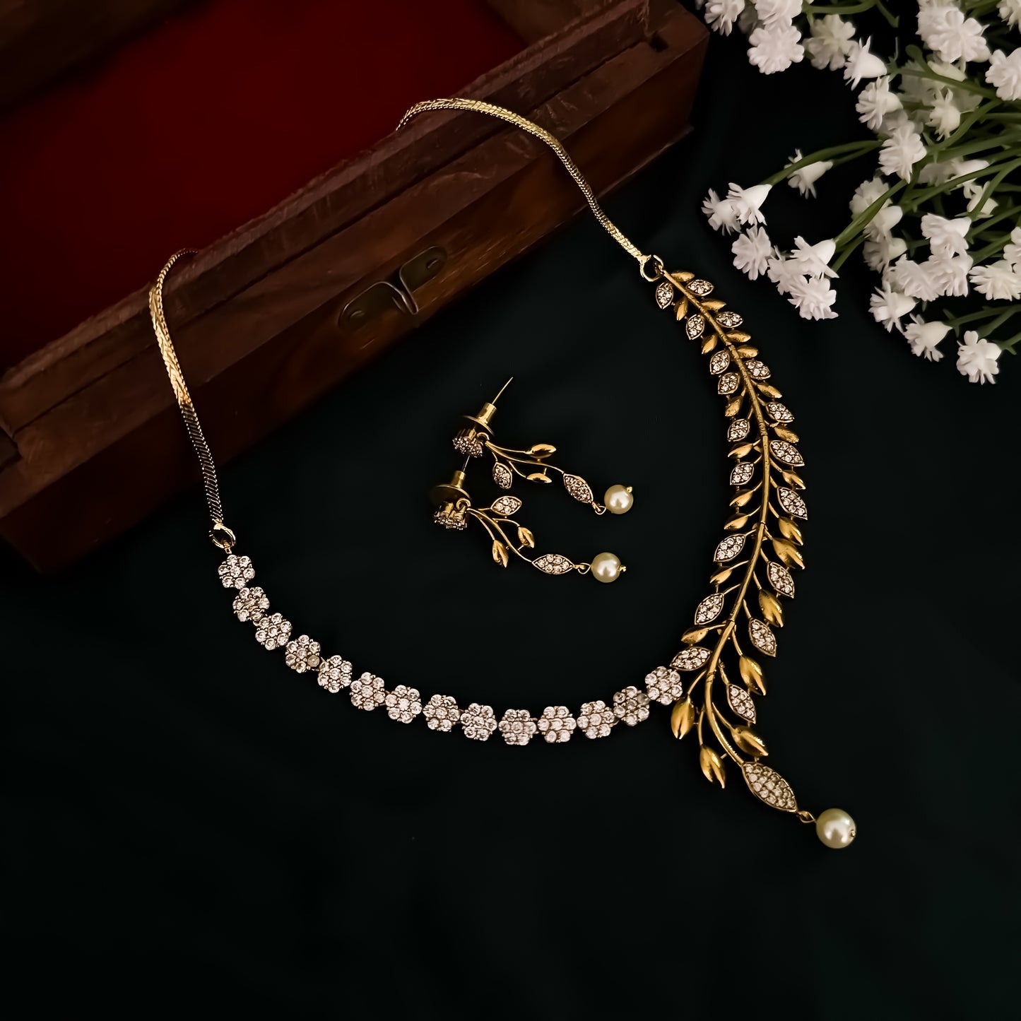 Pretty Petals Minimal AD Necklace Set