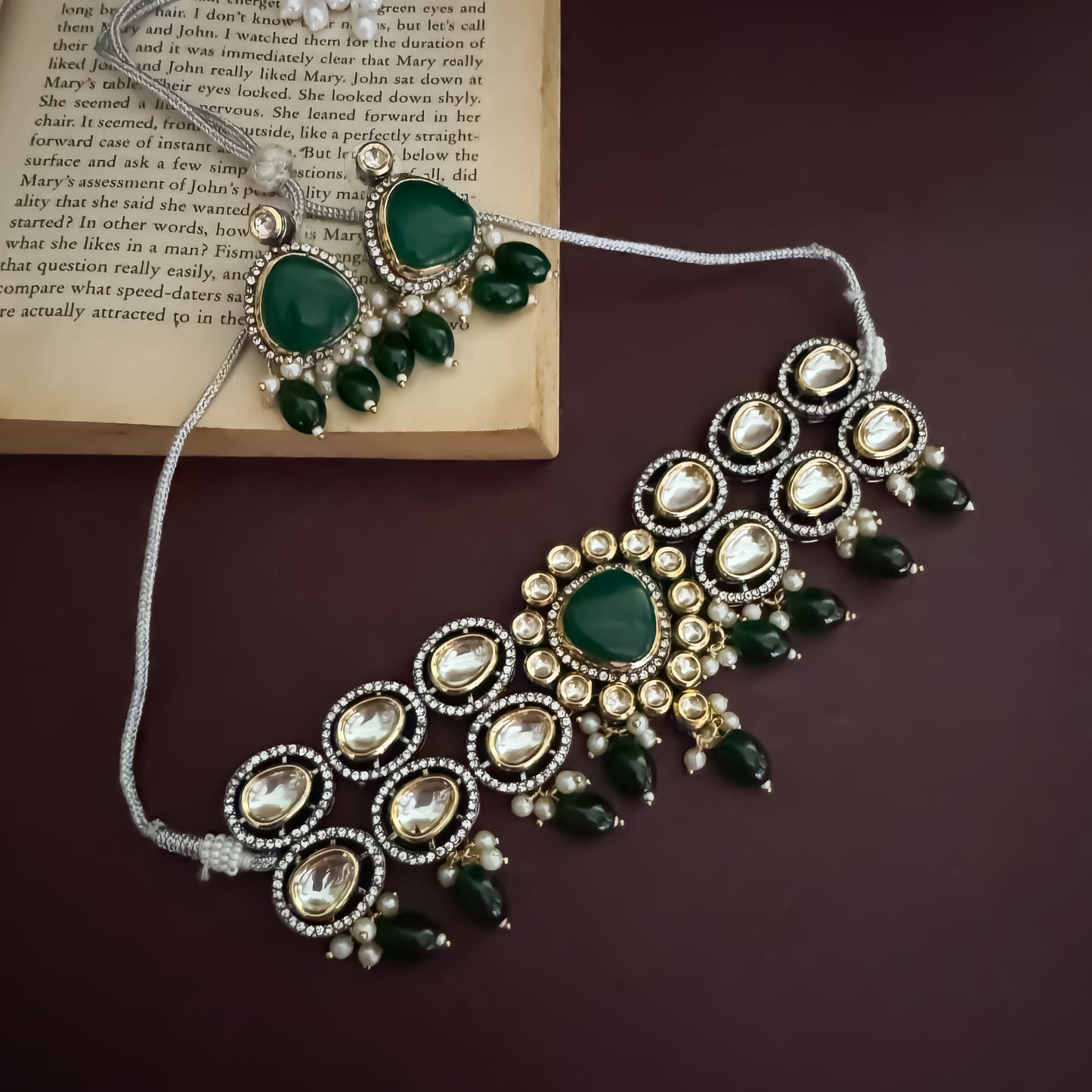 Devyani Kundan Necklce Set-Green