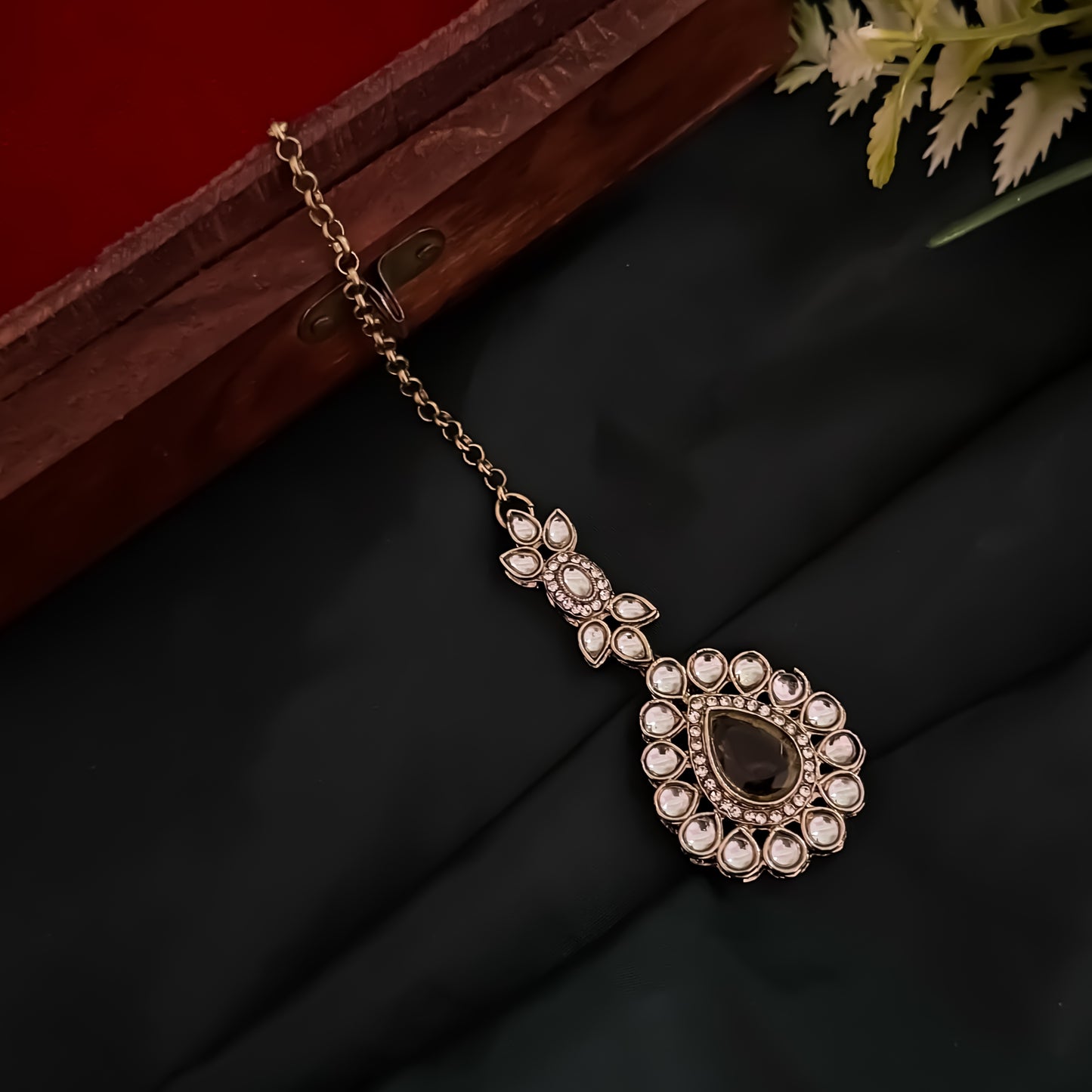 Israt Kundan Necklace Set - Mehendi Green