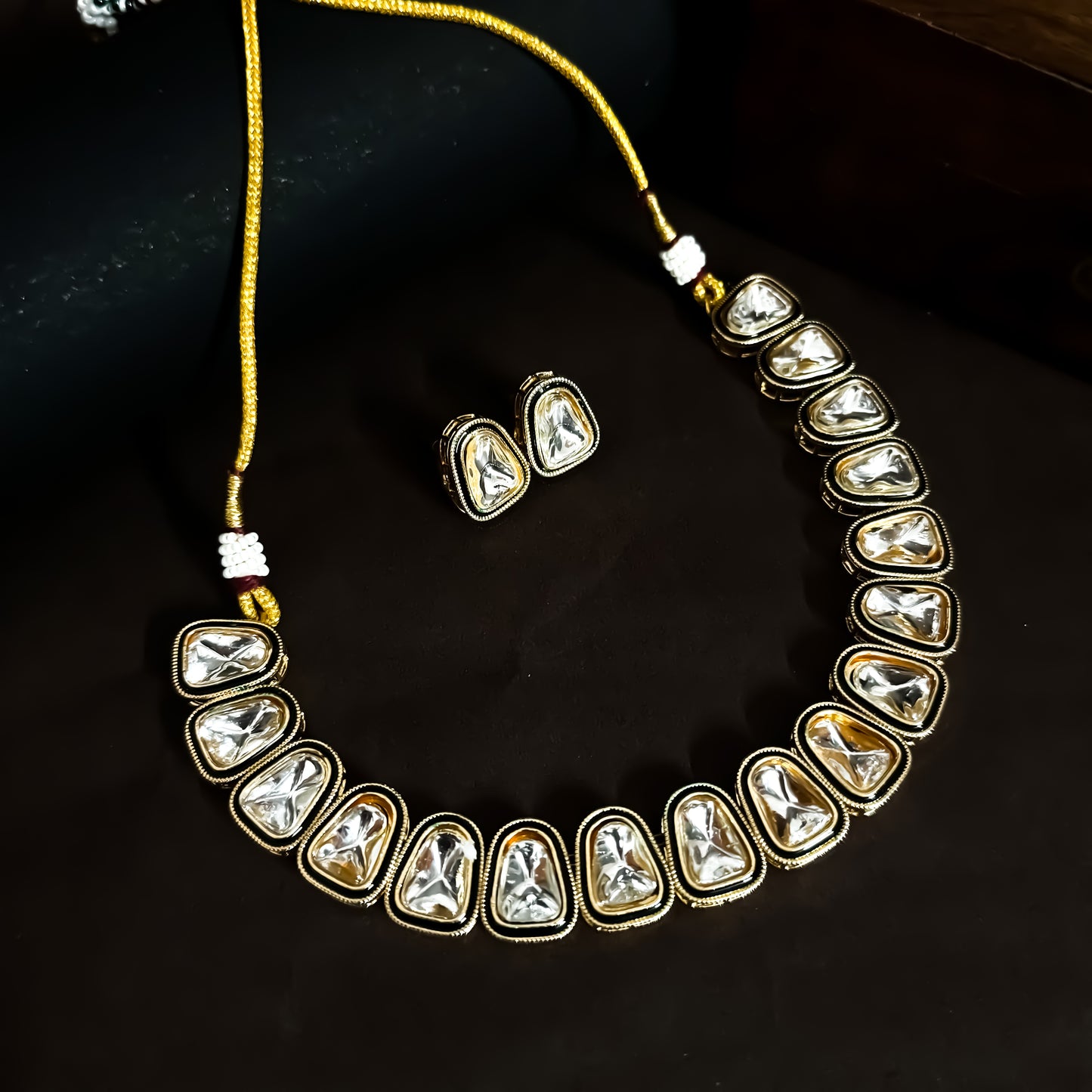 Vibhuti Kundan Necklace Set