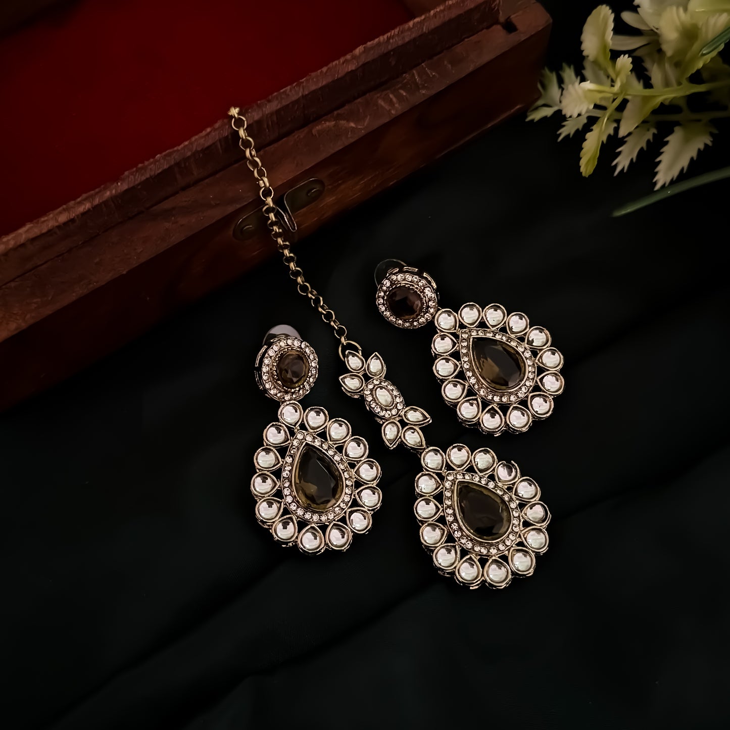 Israt Kundan Necklace Set - Mehendi Green