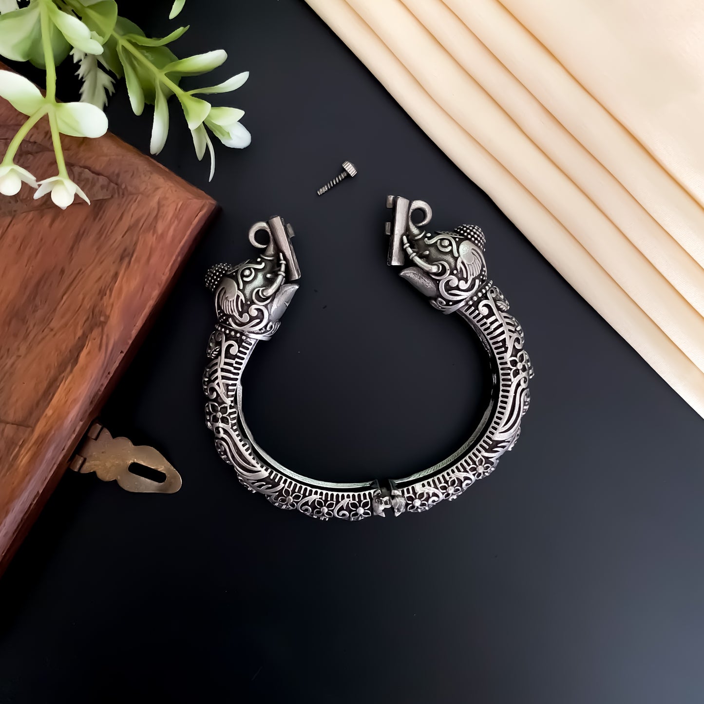 Ekadanta SLA Openable Bracelet/Kada