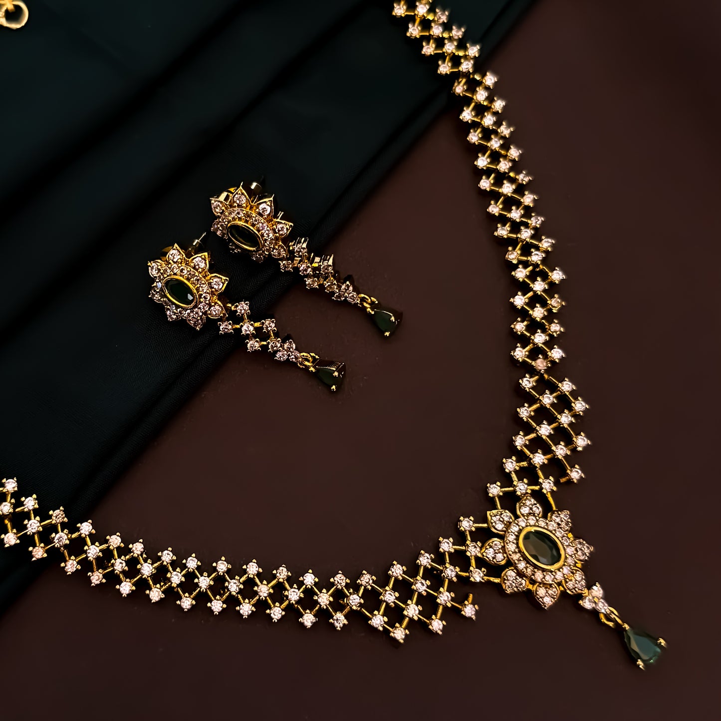 Diyana Cluster AD Neckalce Set