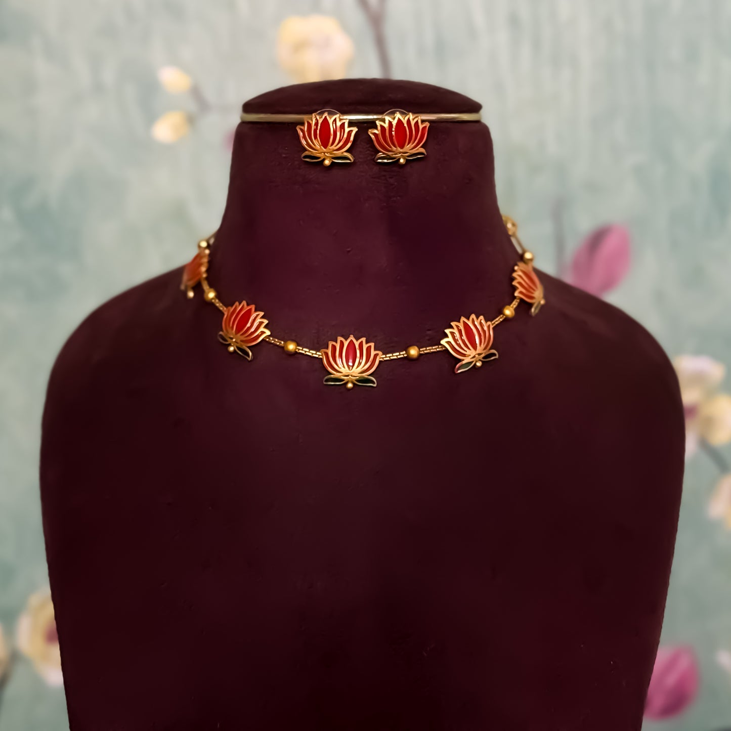 Minimal Lotus Necklace Set