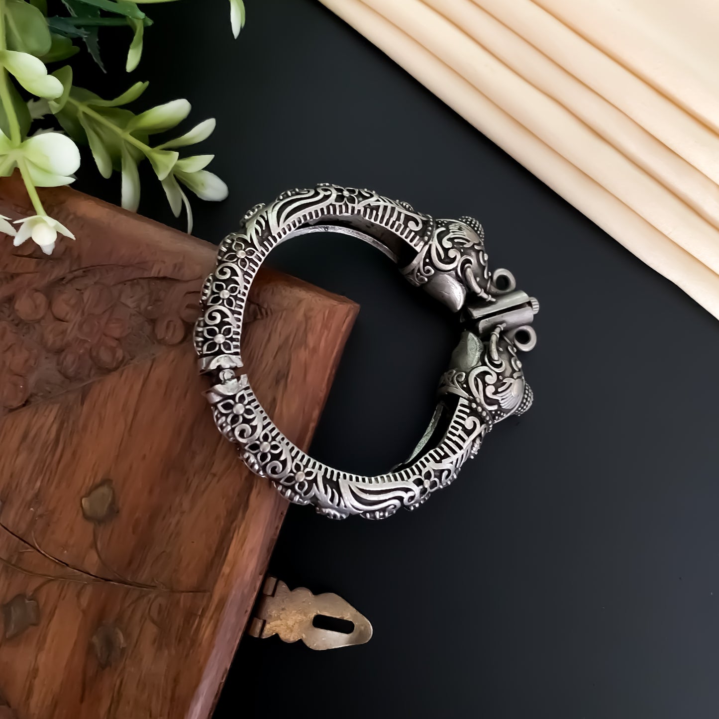 Ekadanta SLA Openable Bracelet/Kada