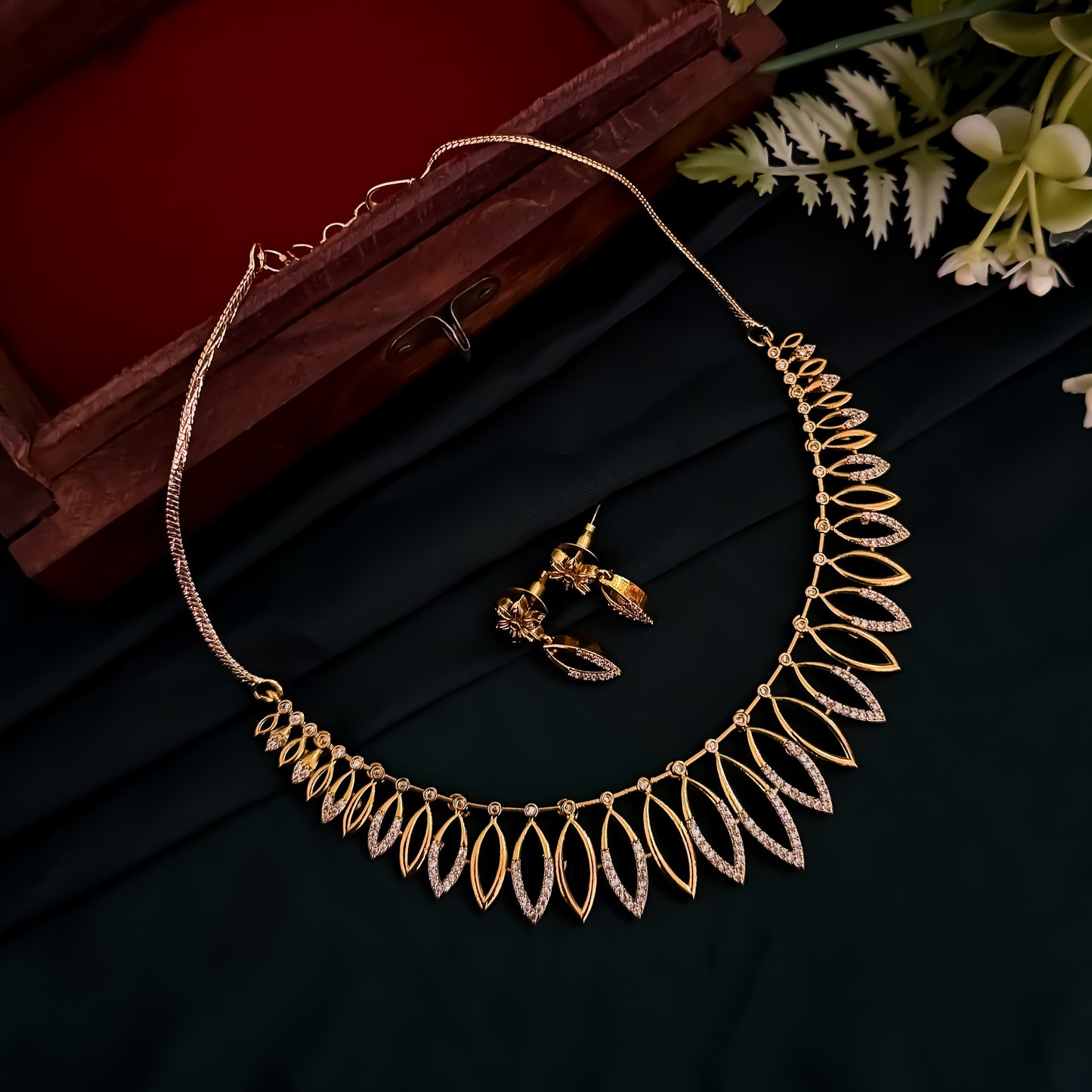 Dhrupa Minimal AD Necklace Set
