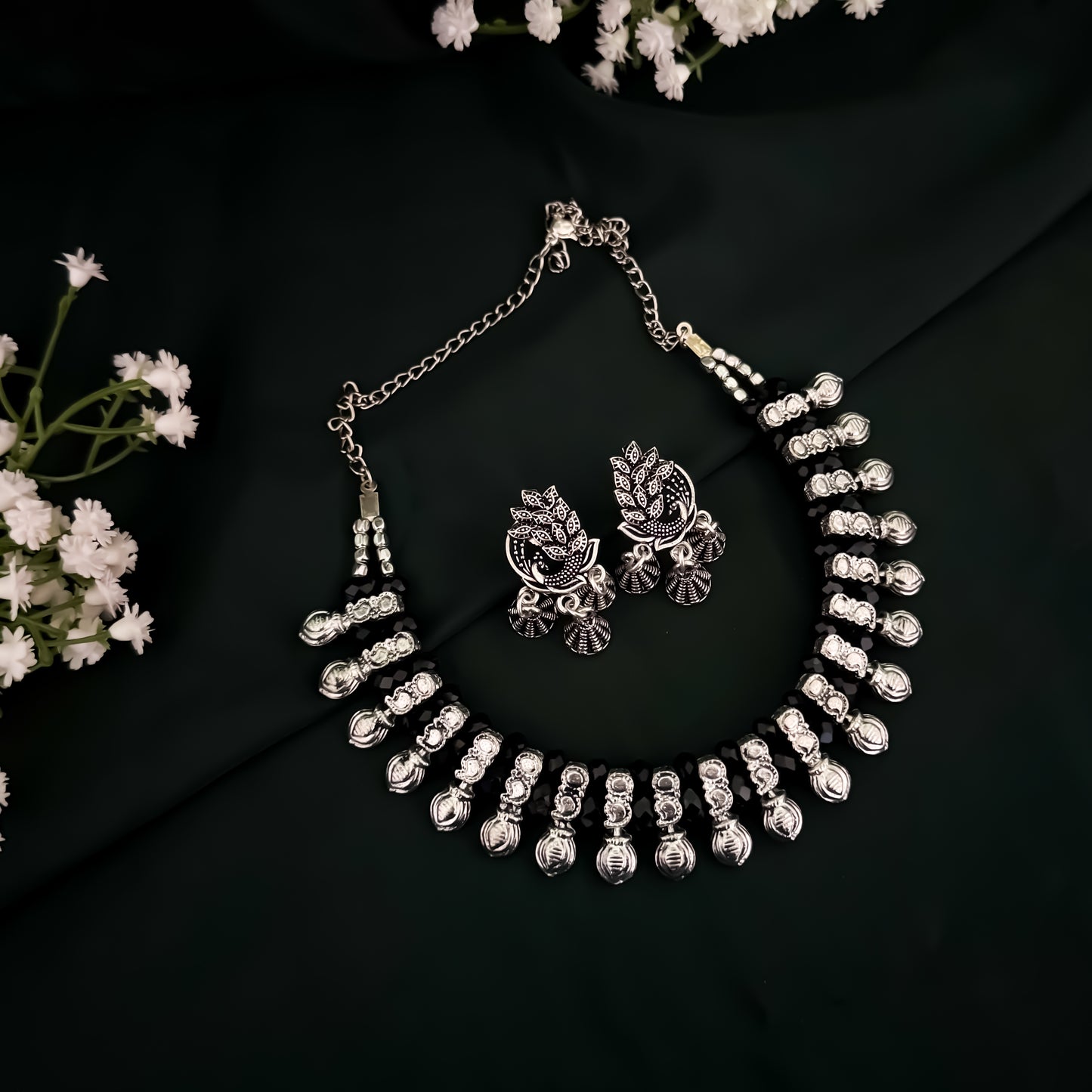 Nikan Necklace Set with Earrings - Silver