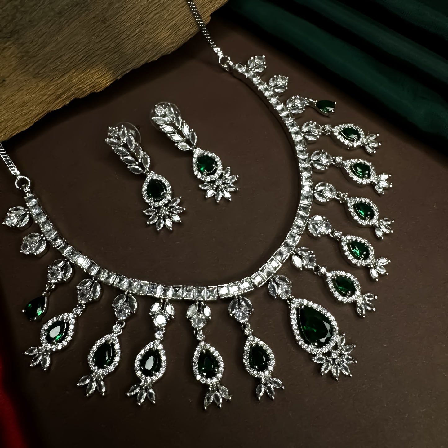 Nilofer AD Necklace Set - Emerald Green