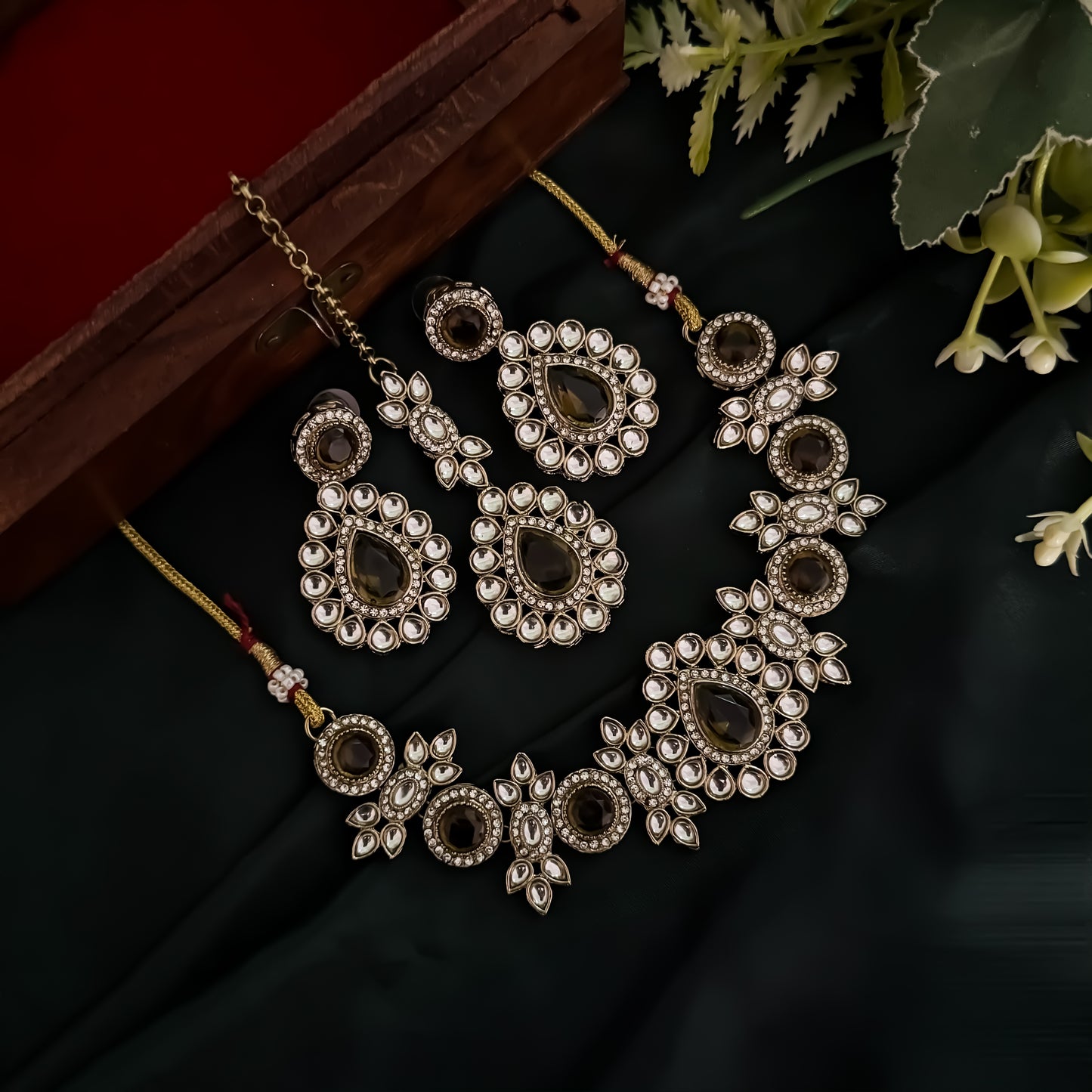 Israt Kundan Necklace Set - Mehendi Green