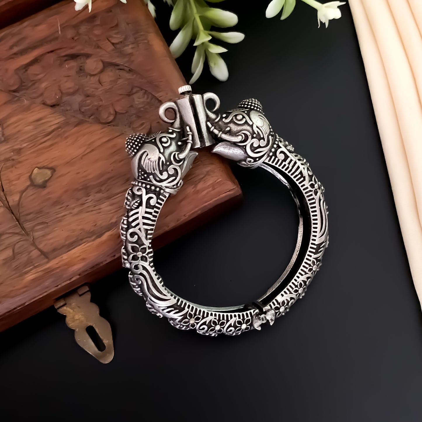 Ekadanta SLA Openable Bracelet/Kada