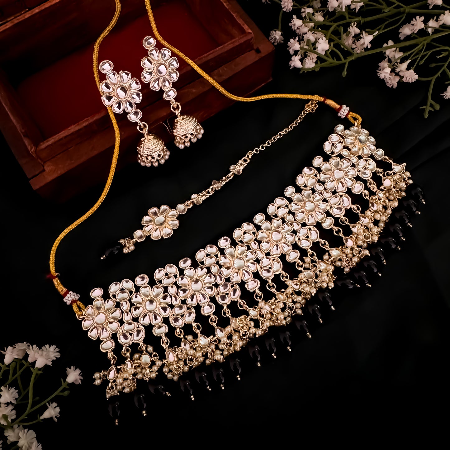 Antara Dabi Kundan Neckalce set - Black