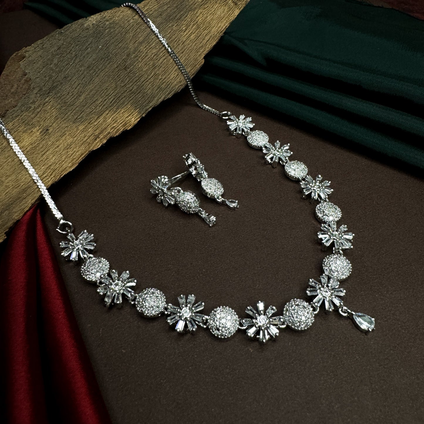 Benett AD Necklace Set