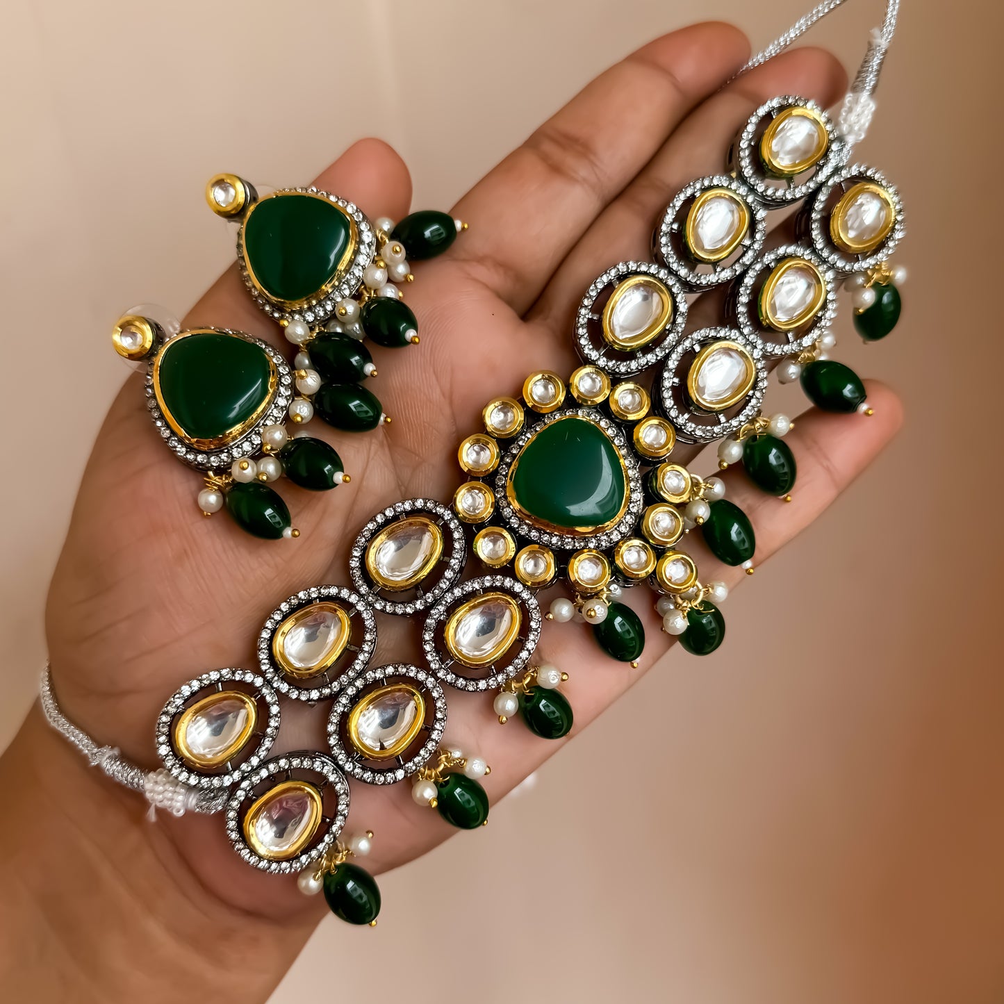 Devyani Kundan Necklce Set-Green
