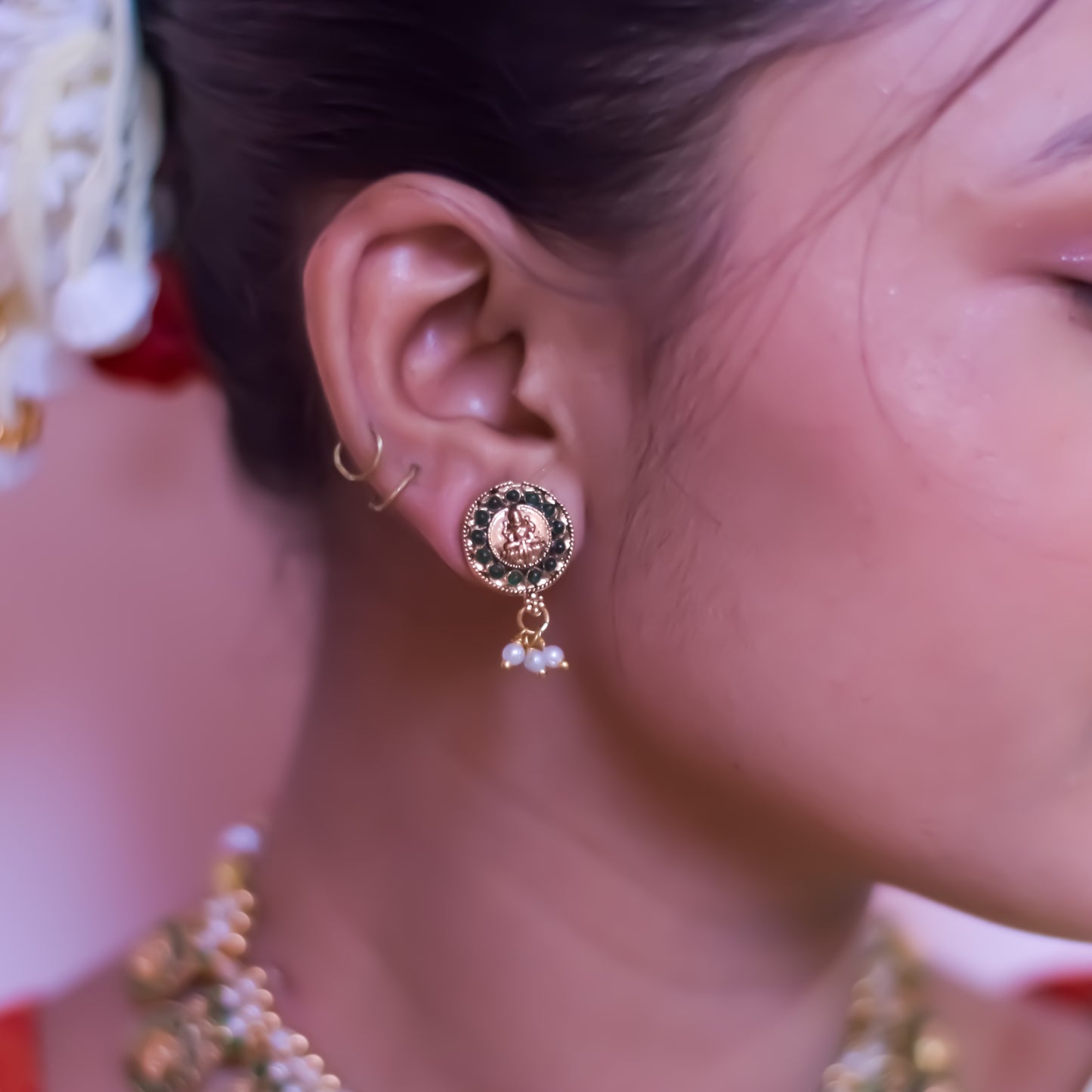 Alankrita Pearl Necklace Set