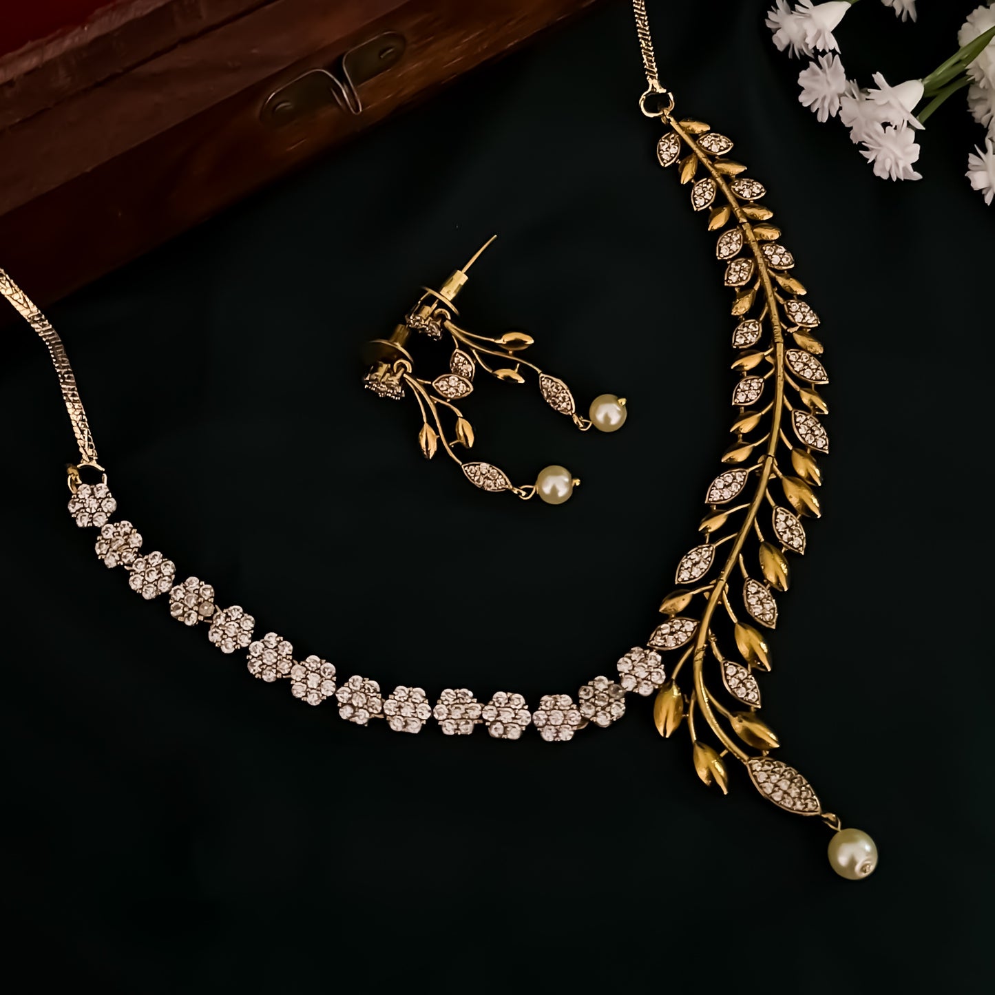 Pretty Petals Minimal AD Necklace Set