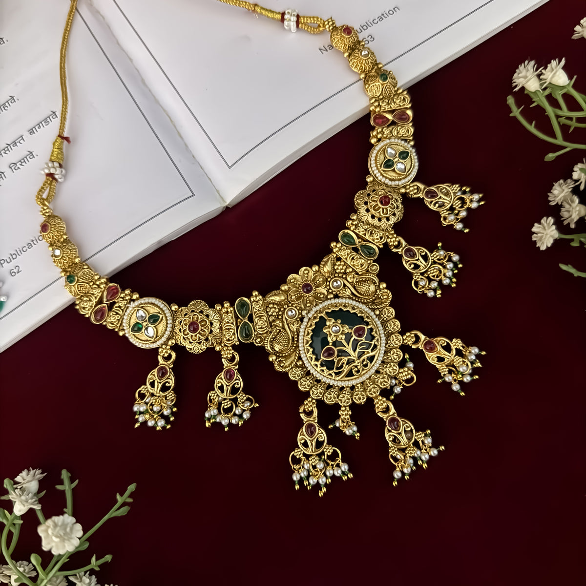 Kesarwani Rajwadi Necklace Set