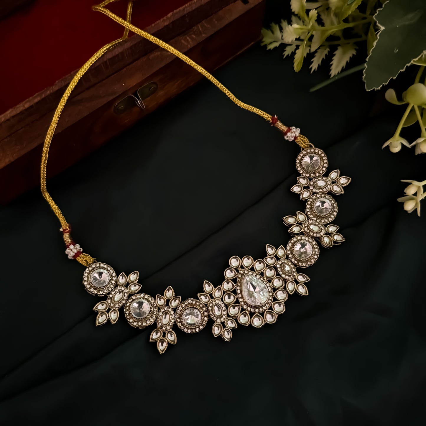 Israt Kundan Necklace Set - Golden