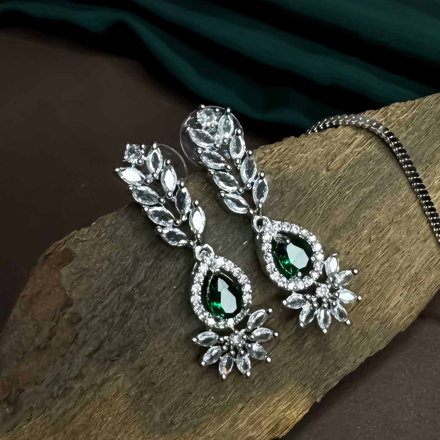 Nilofer AD Necklace Set - Emerald Green