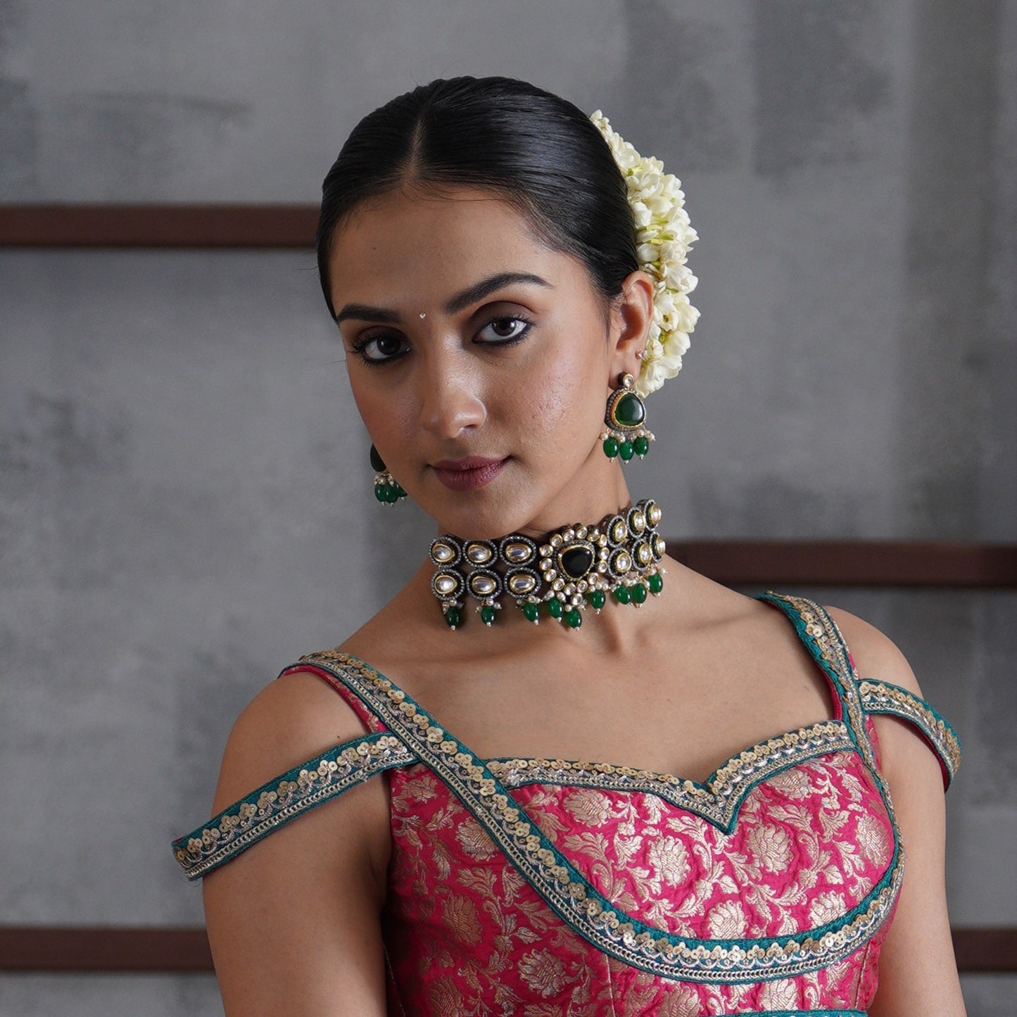 Devyani Kundan Necklce Set-Green