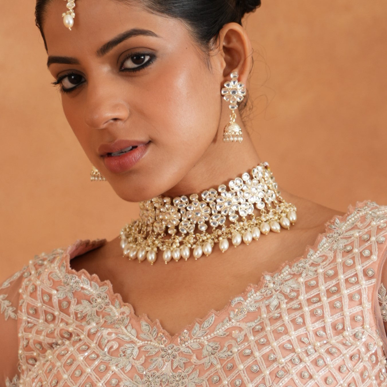 Antara Dabi Kundan Neckalce set - Golden