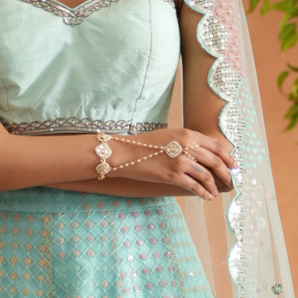 Kishwer Dabi Kundan Haathphool (Size Suitable up to 2.6) (Single)