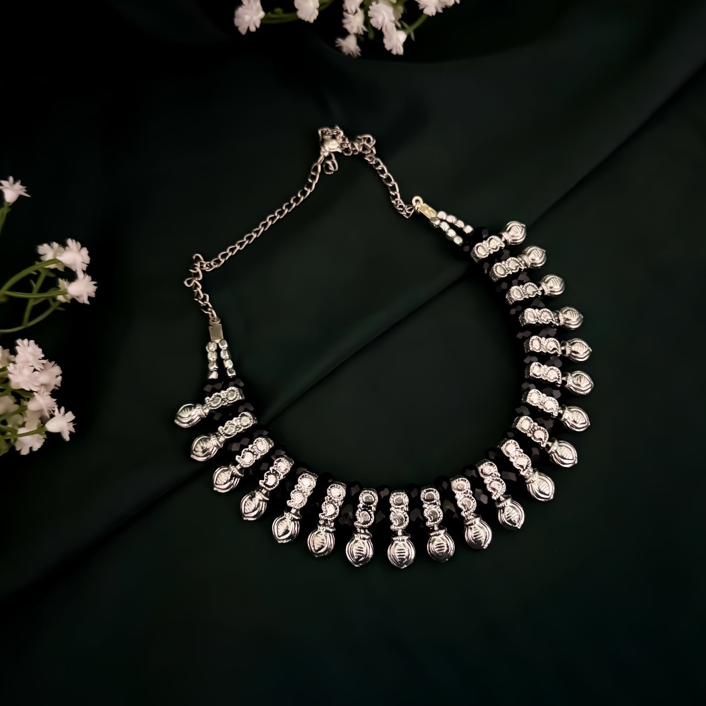 Nikan Necklace Set with Earrings - Silver
