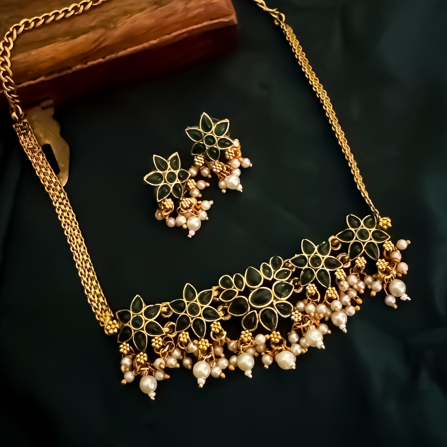 Kalyani Choker Necklace Set