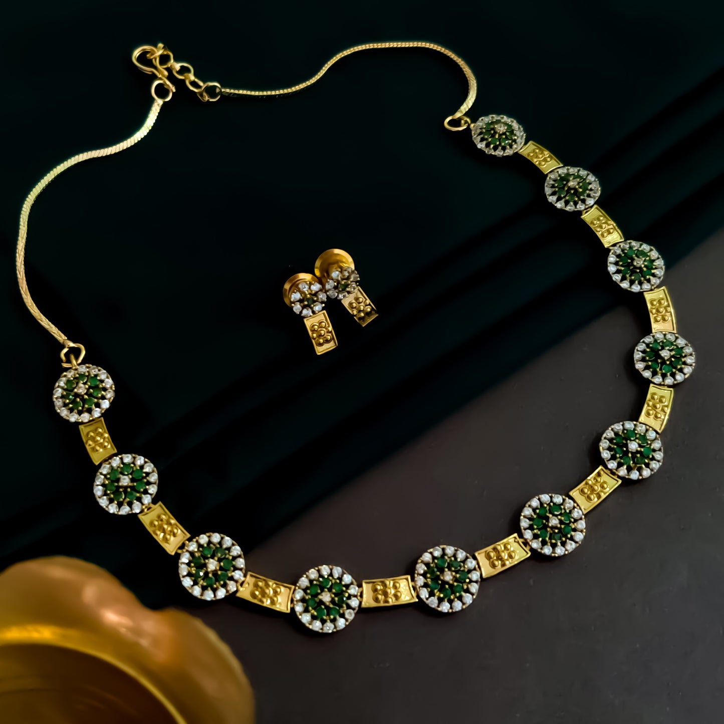 Vaidehi Minimal AD Necklace Set - Green