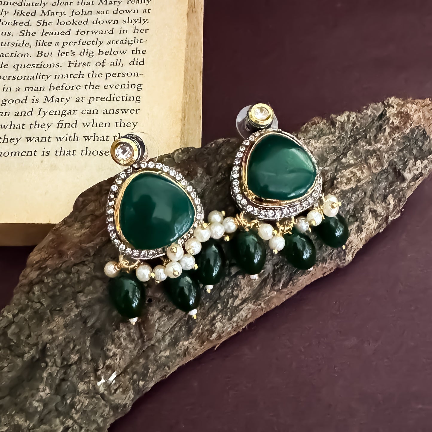 Devyani Kundan Necklce Set-Green