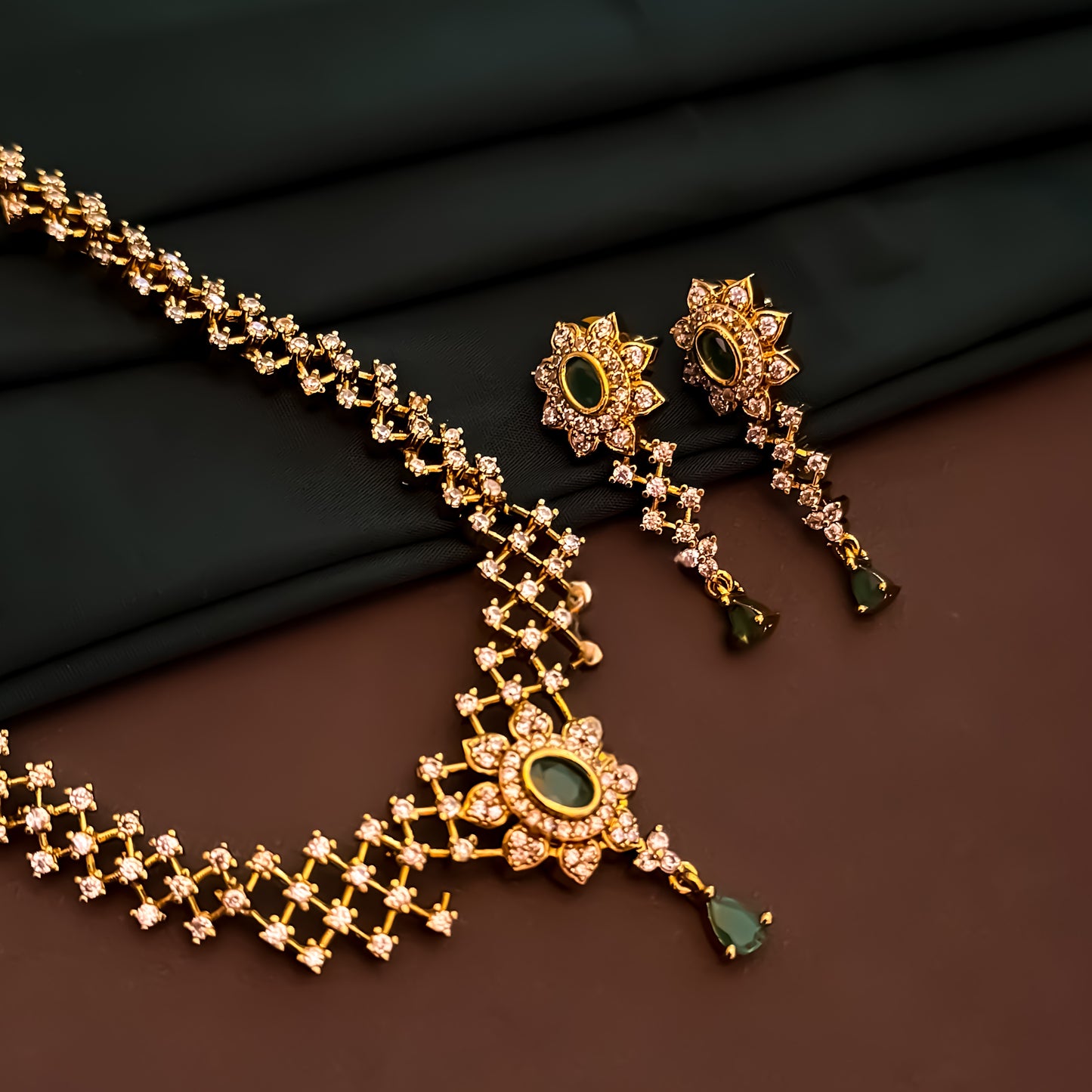 Diyana Cluster AD Neckalce Set