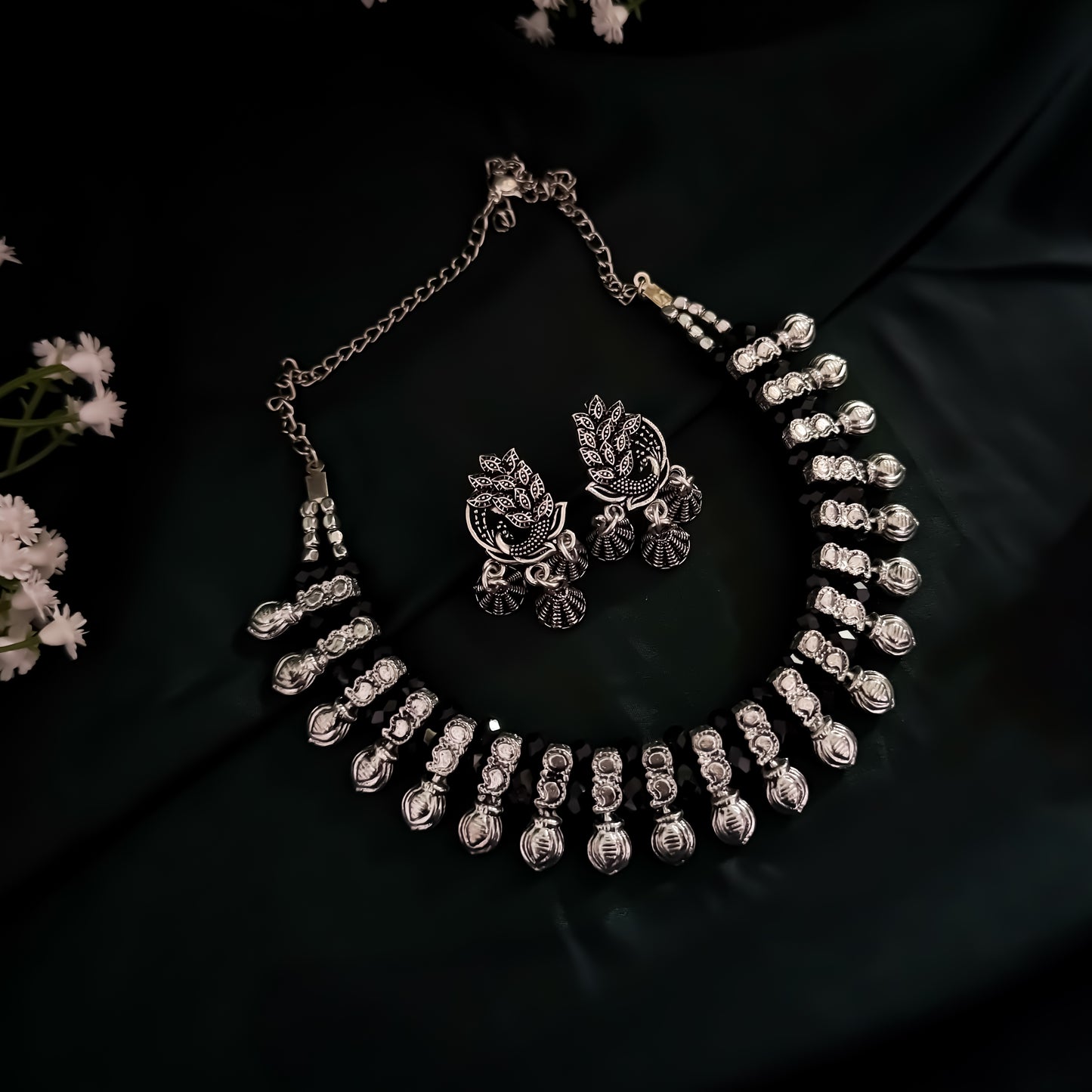 Nikan Necklace Set with Earrings - Silver