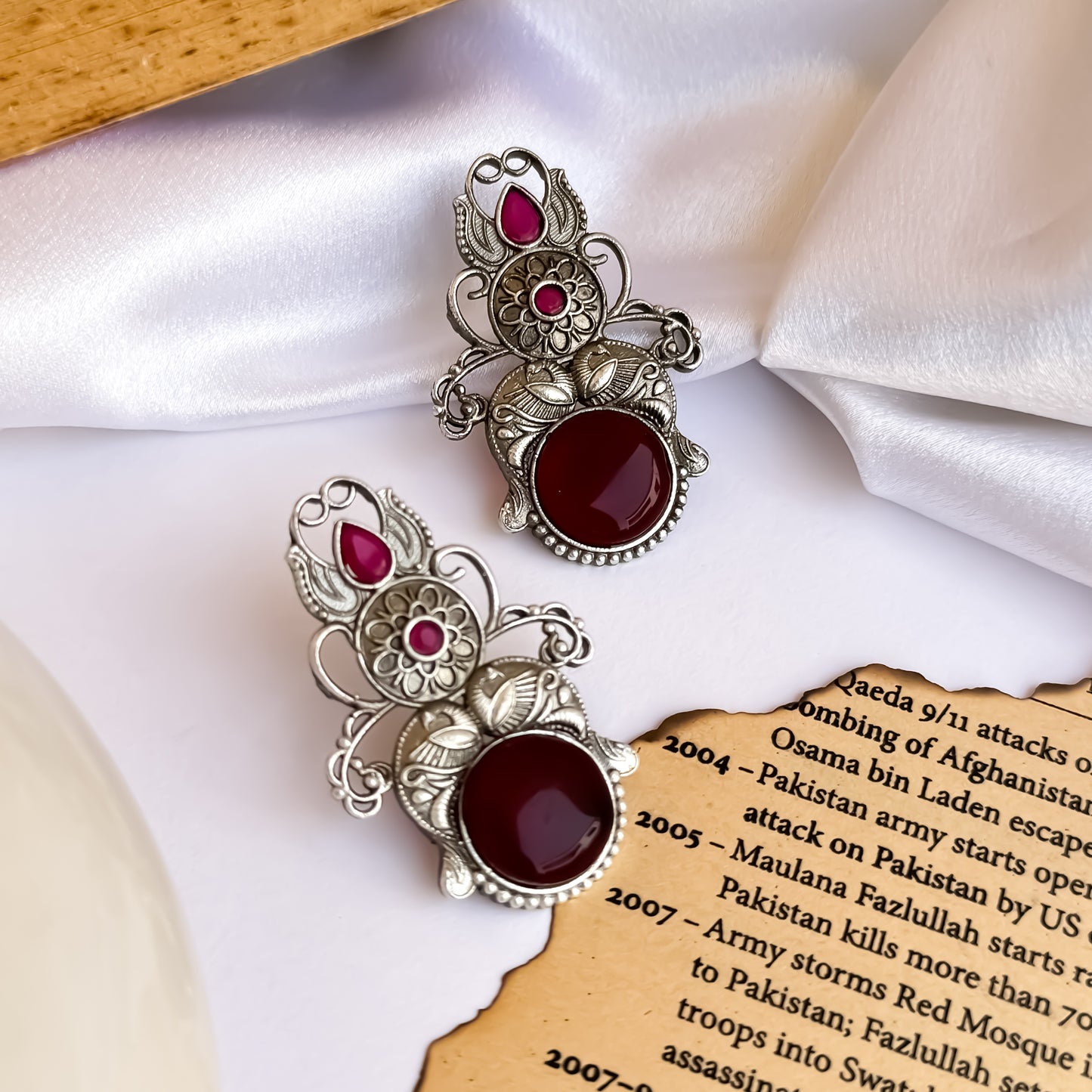 Hania Monalisa SLA Brass Earrings - Maroon