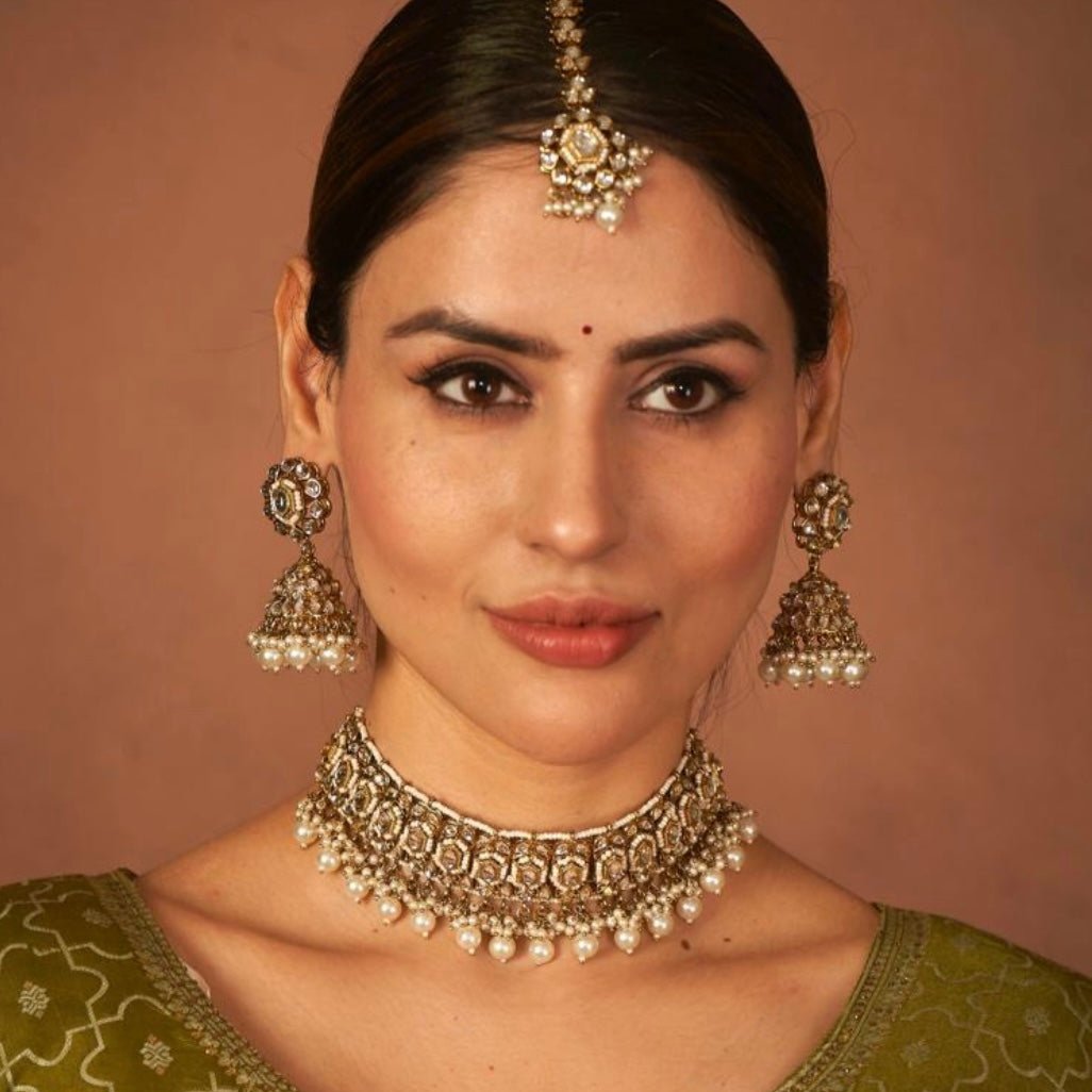 Debina Kundan Necklace Set - Golden