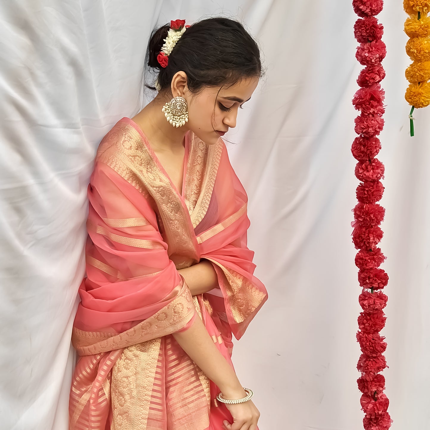 Jiya Dabi Kundan Earrings- Golden