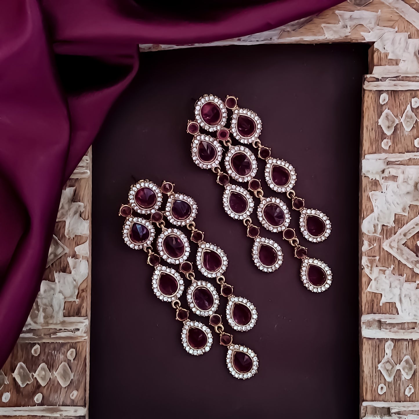 Anvi Dangler Lightweight Earring- Wine