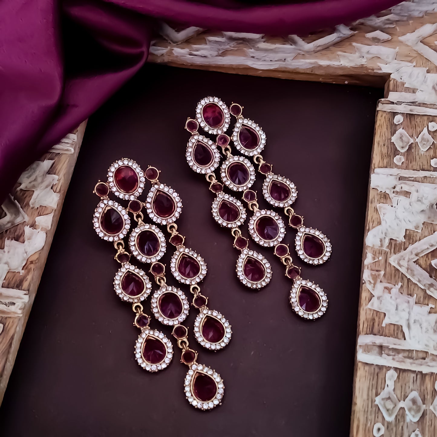 Anvi Dangler Lightweight Earring- Wine