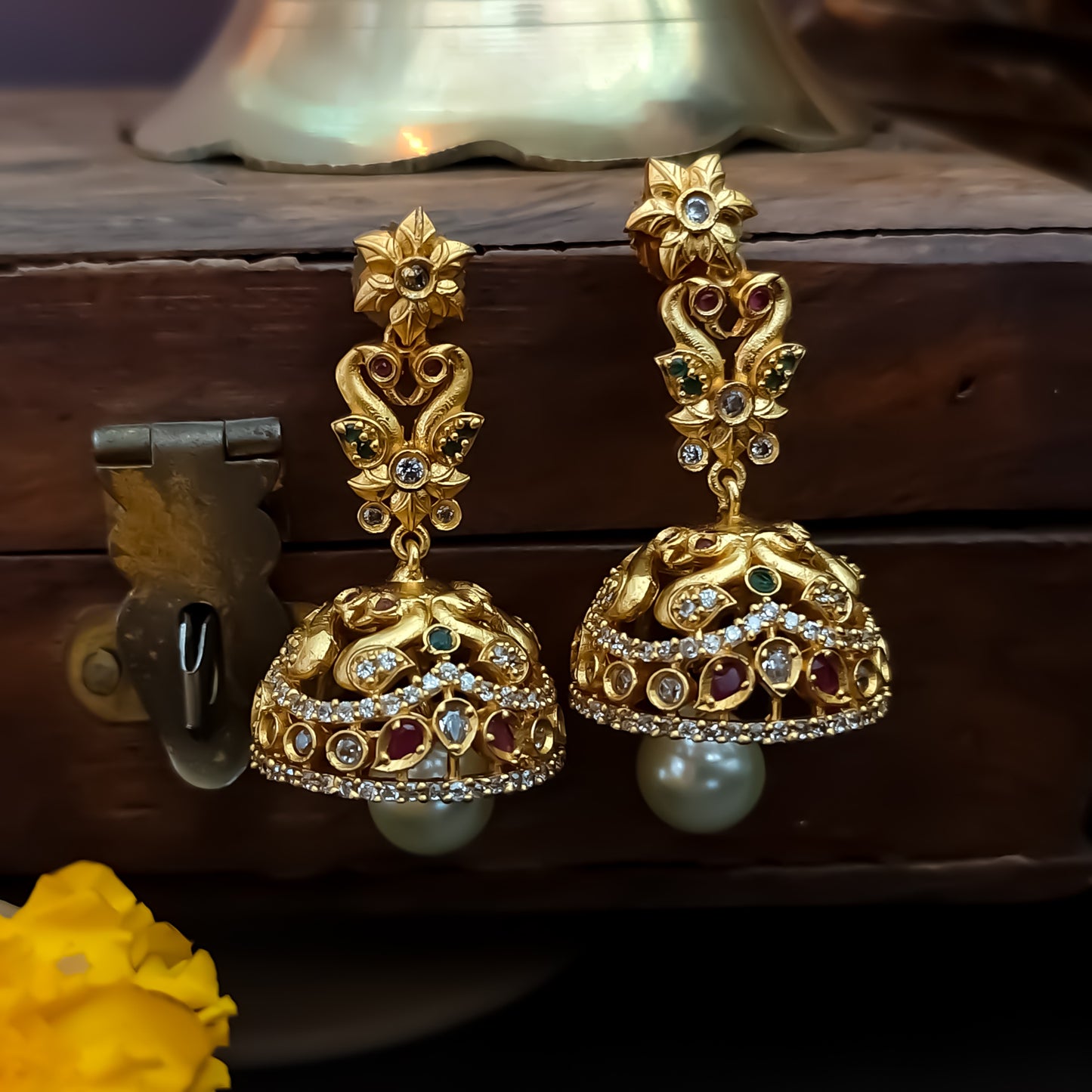 Madhura Golden AD Jhumka Earring